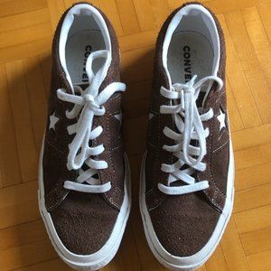 Converse low-rise brown suede platform